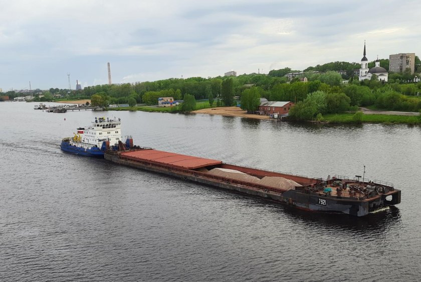 Баржа Речная сухогрузная