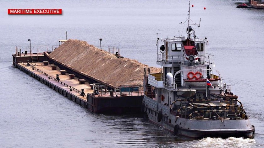 Речная баржа