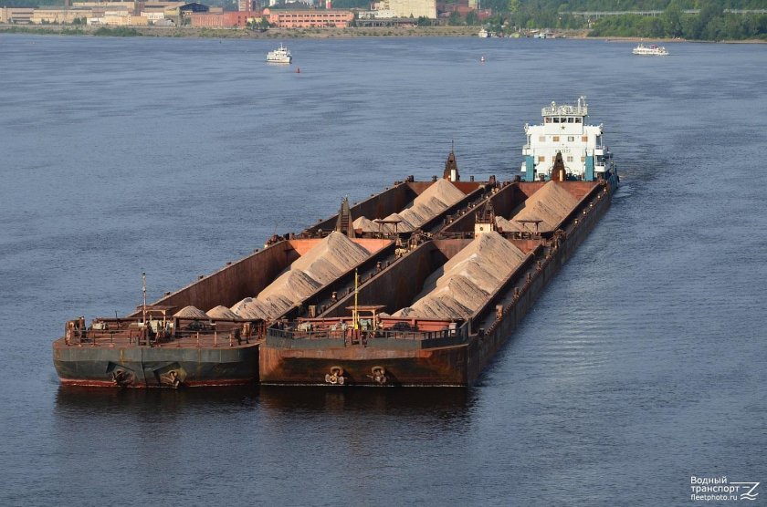 Несамоходная шаланда проекта 3325