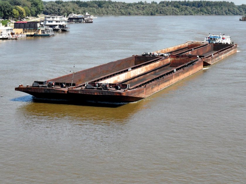 Несамоходная шаланда проекта 3325