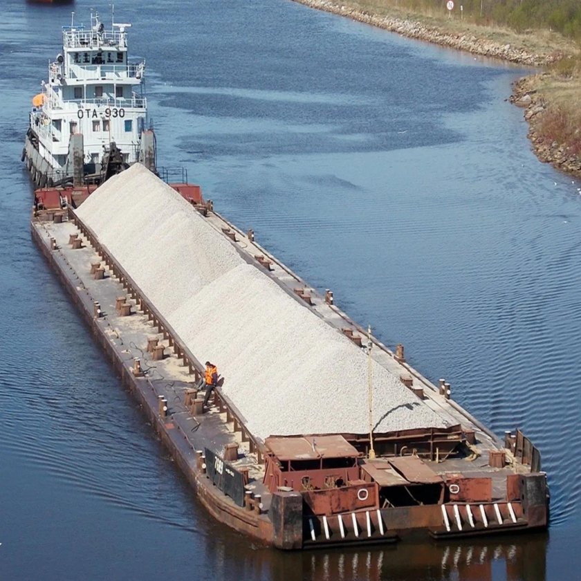 Баржа проекта р-56