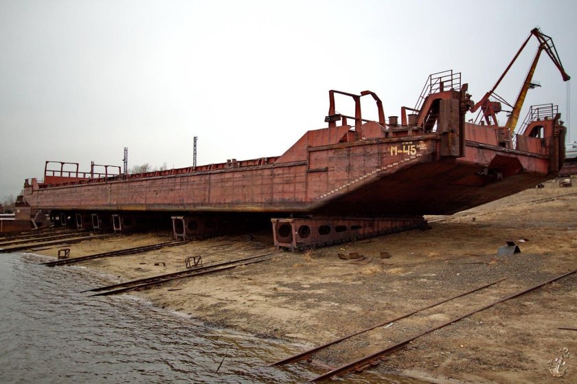 Баржа проекта 16801