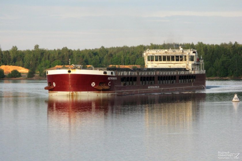 Баржа самоходная Речная