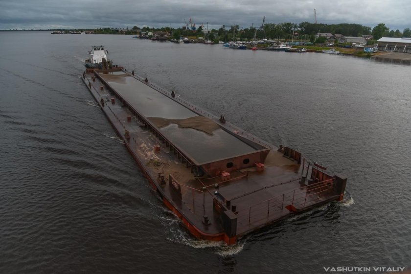 Самоходная баржа Волго Дон