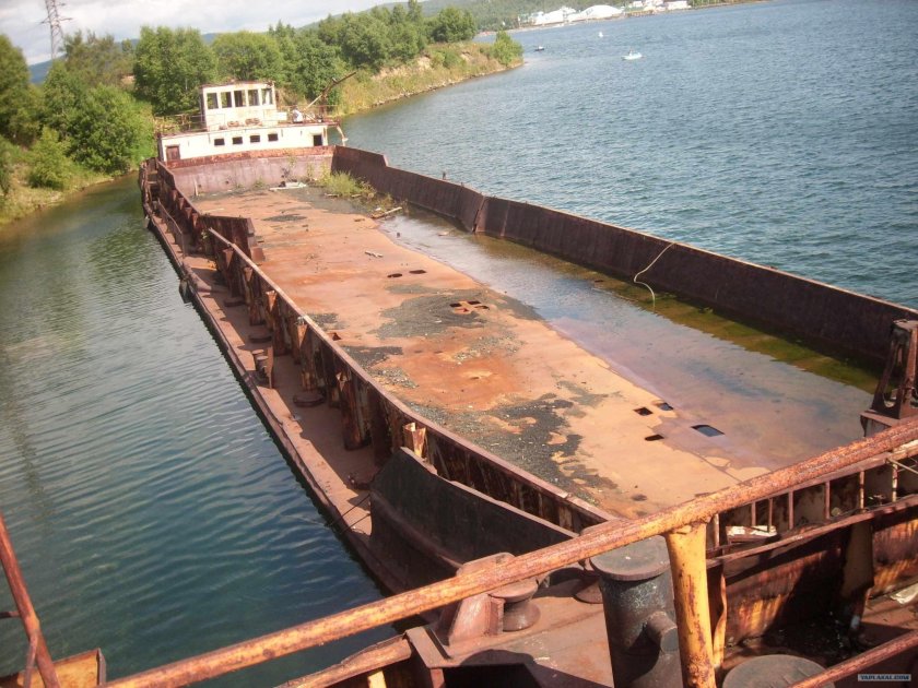 Баржа Глазов