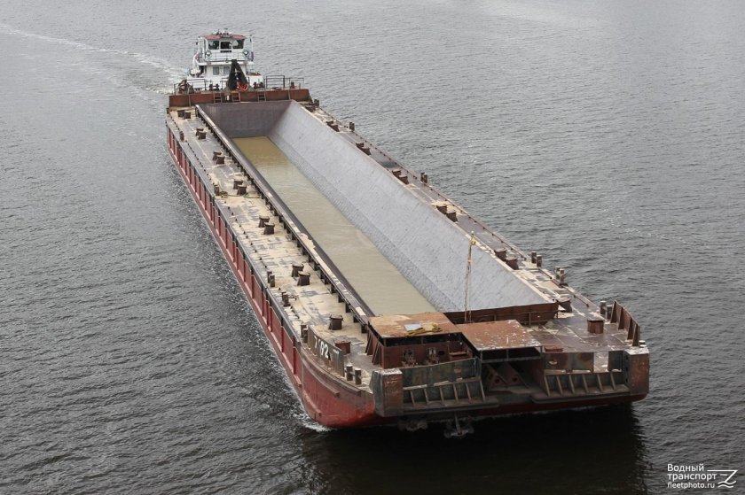 Морская баржа сухогрузная самоходная