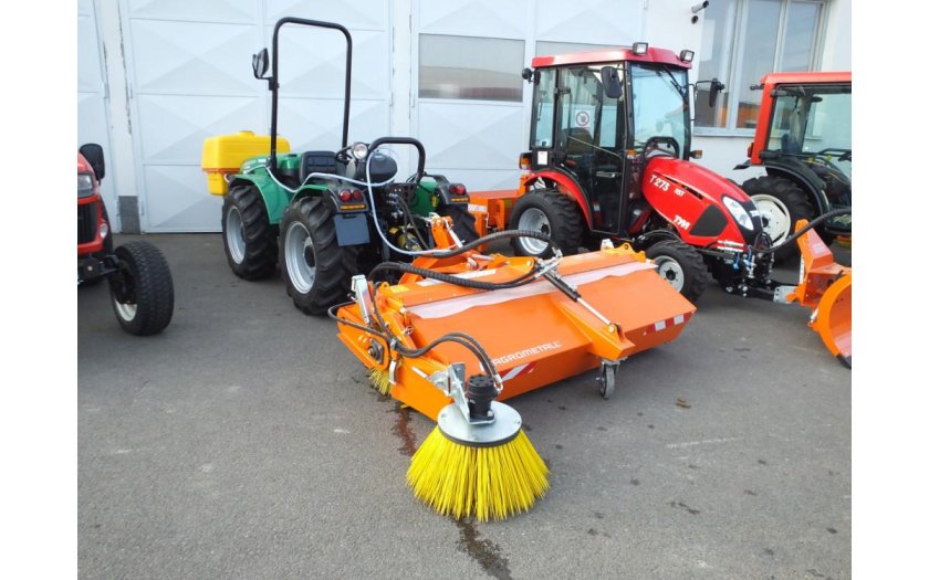 Щетка с бункером для МТЗ 320