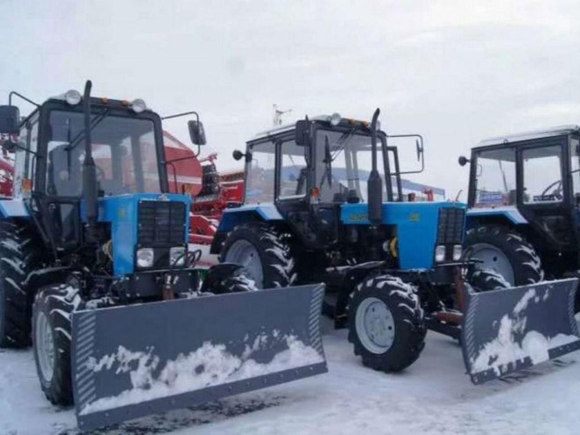 МТЗ Беларус 82.1 отвал щетка