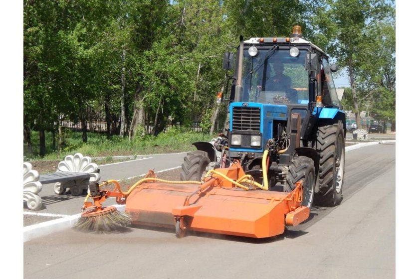 Фронтальная щетка c бункером для тракторов ПМЗ ЩФС 2.0 Г/ГУ