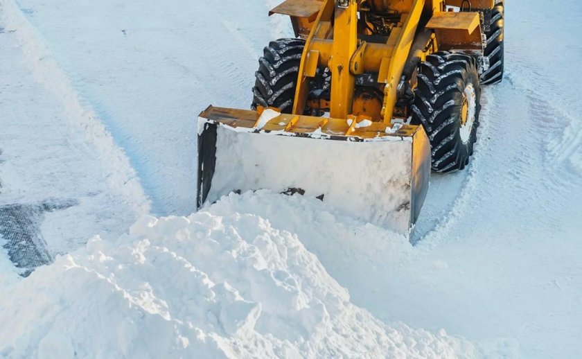 Трактор для уборки снега