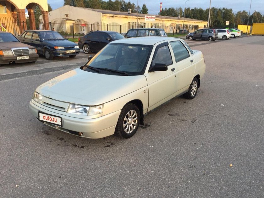 Лада 2110 золотистая