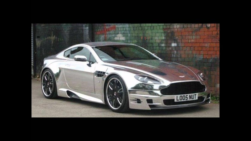 Хромированный Астон Мартин