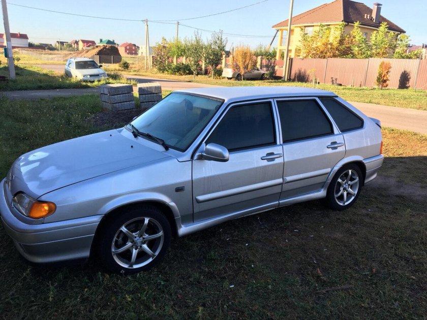 Лада 2114 серебристая