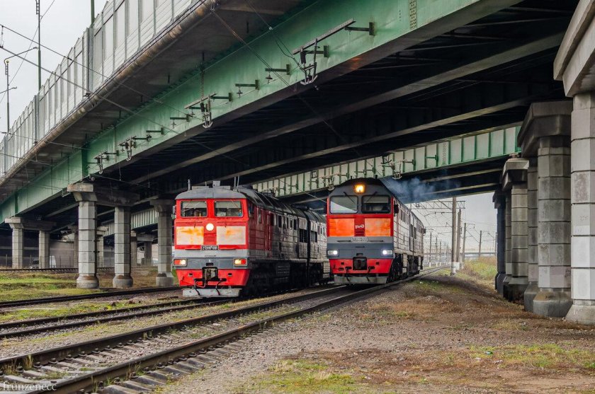 Пригородный поезд