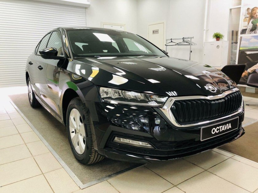 Шкода октавия новый кузов черная 2022