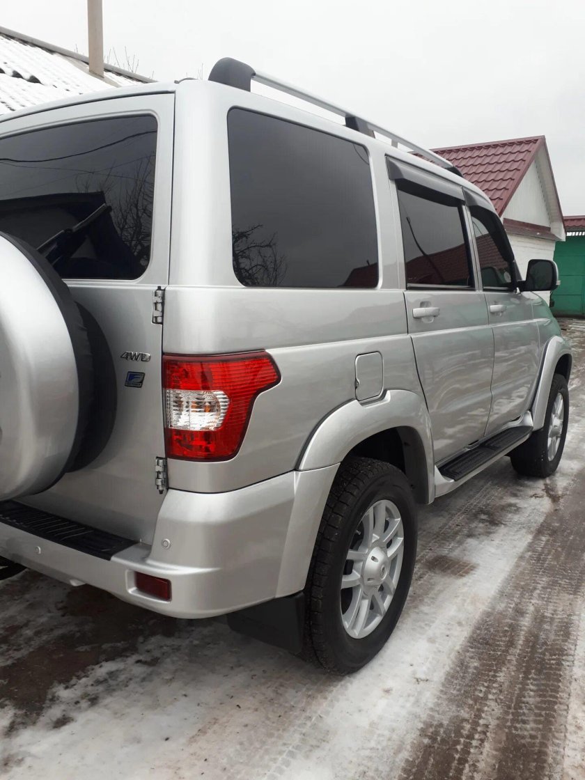 УАЗ Патриот серебристый металлик