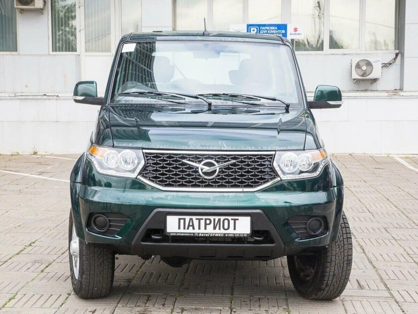 УАЗ Патриот зеленый