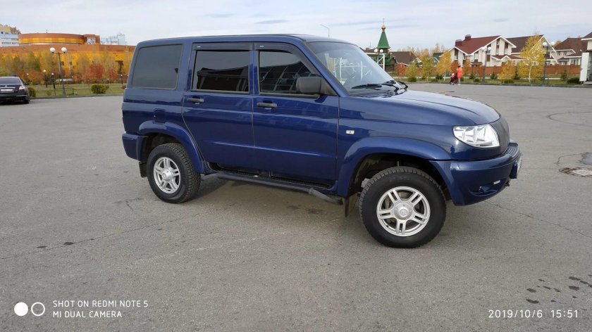 УАЗ Патриот синий