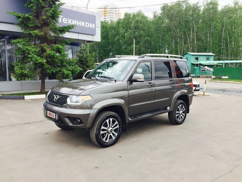 УАЗ Патриот коричнево-серый металлик