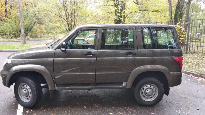 УАЗ Патриот серо коричневый металлик