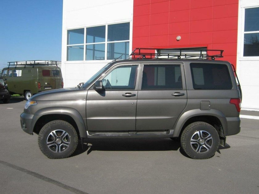 УАЗ Патриот коричневый металлик