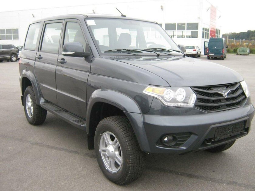 УАЗ Патриот серый