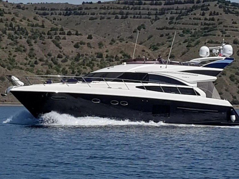 Моторная яхта принцесса 64