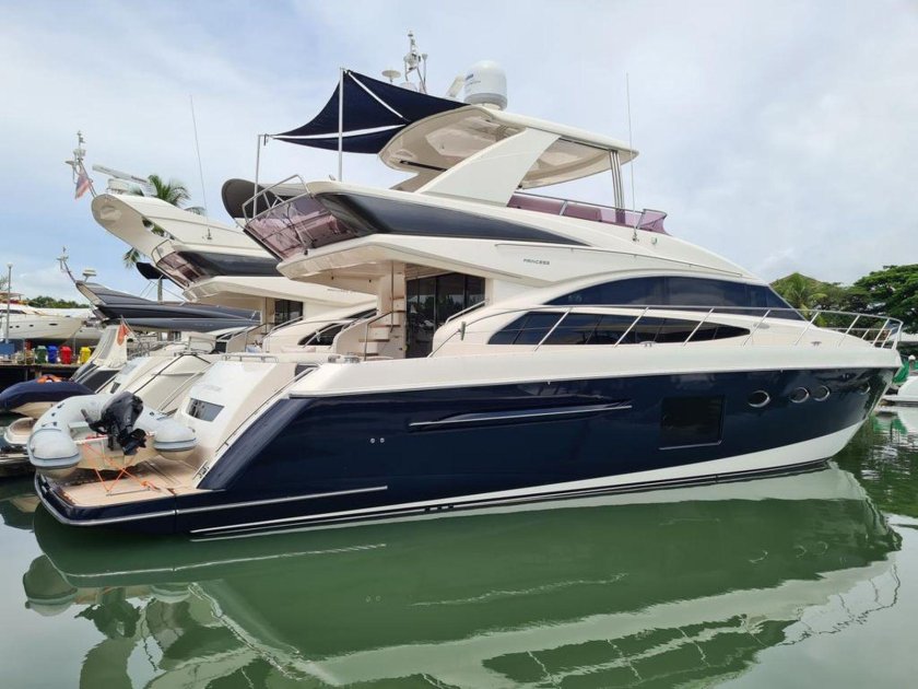 Яхта принцесса 72