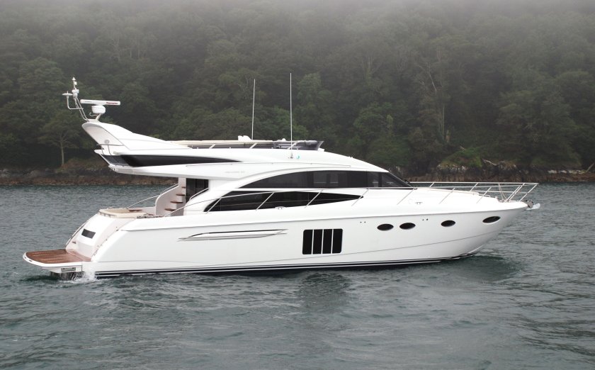 Яхта Princess 64