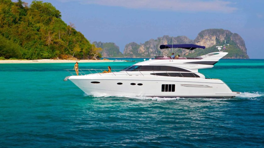 Яхта Princess 64