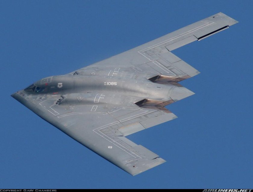Стелс-бомбардировщик b-2