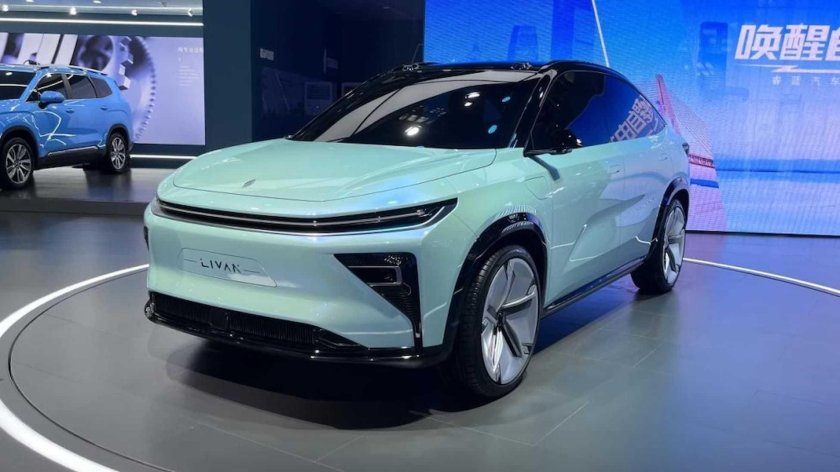 Китайский кроссовер 2022 Geely