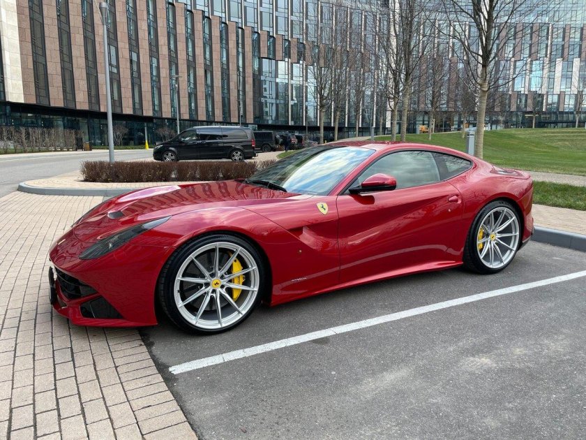 Феррари ferrari f12berlinetta
