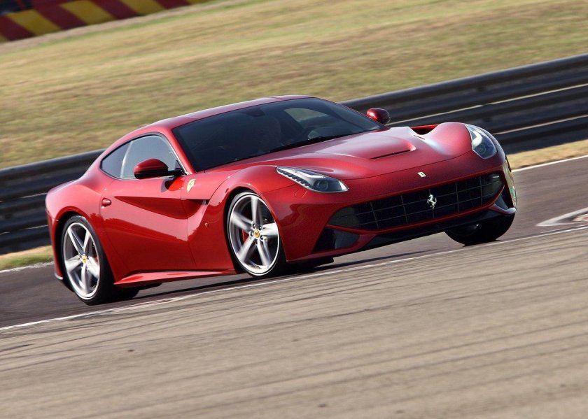 Феррари ф12 Берлинетта