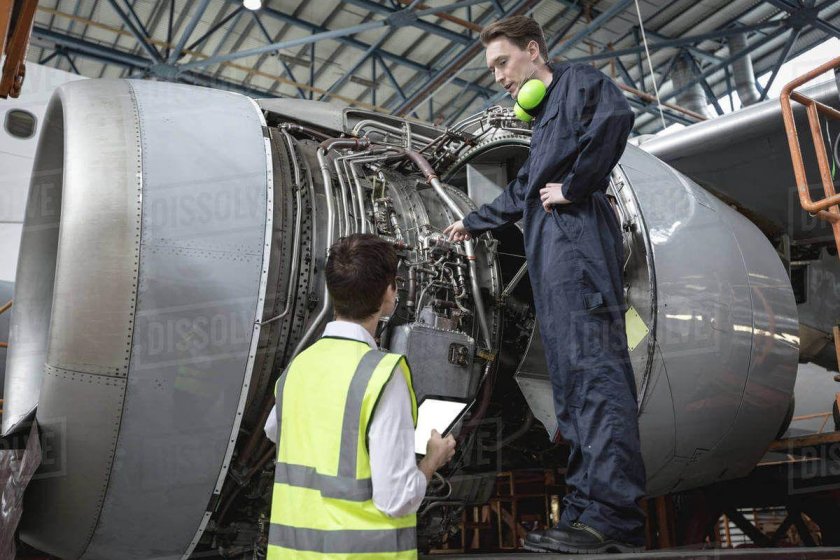 Engine Maintenance in narrow position