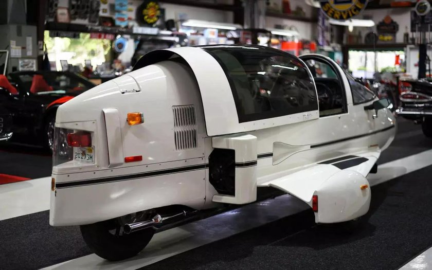 Мотоцикл скрещенный с автомобилем