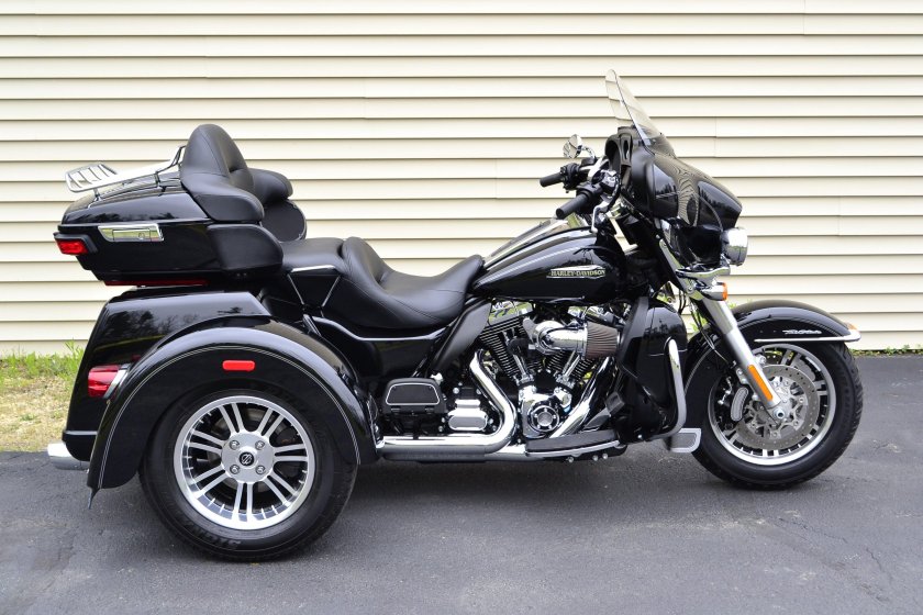 Мотоцикл Харлей Дэвидсон трайк