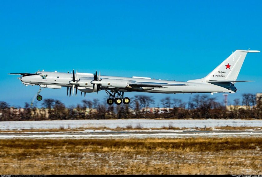 Ту-142 бомбардировщик