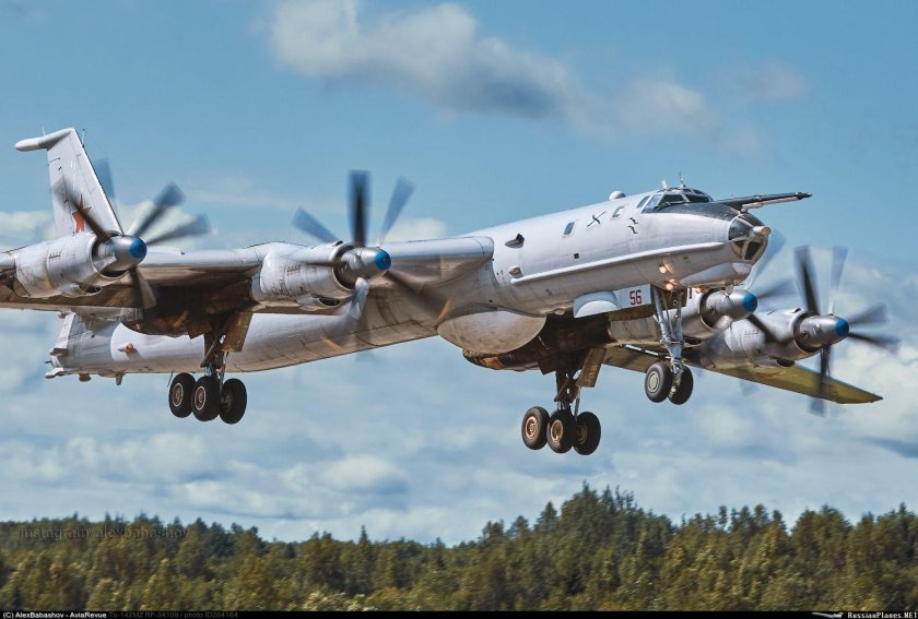 Противолодочный самолет ту-142