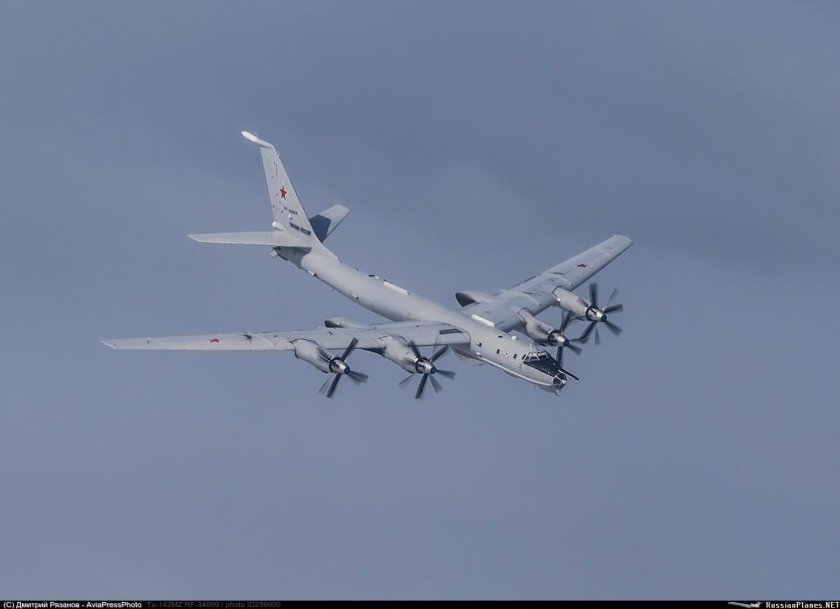 Противолодочный самолет ту-142