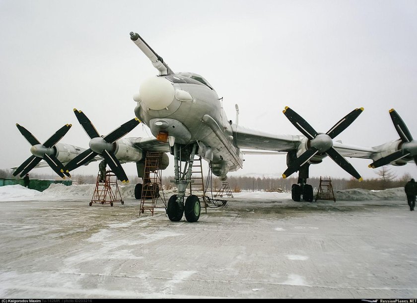 Ту-142 бомбардировщик