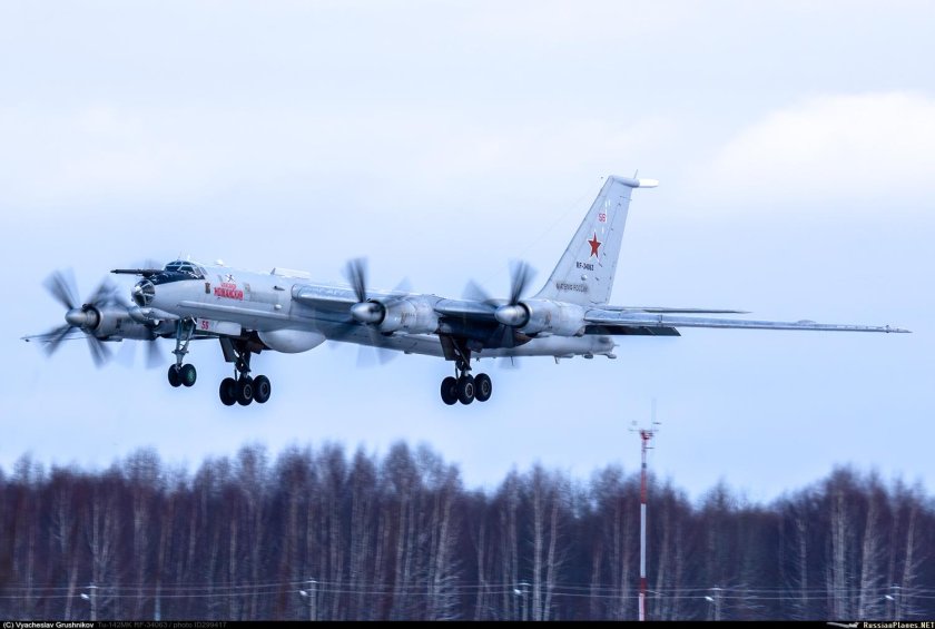 Противолодочный самолет ту-142