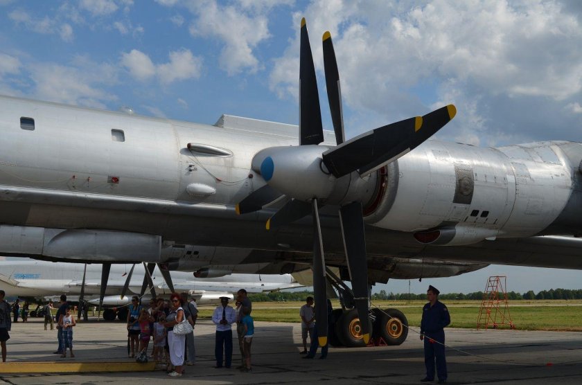 Ту-95мс Самара Walkaround