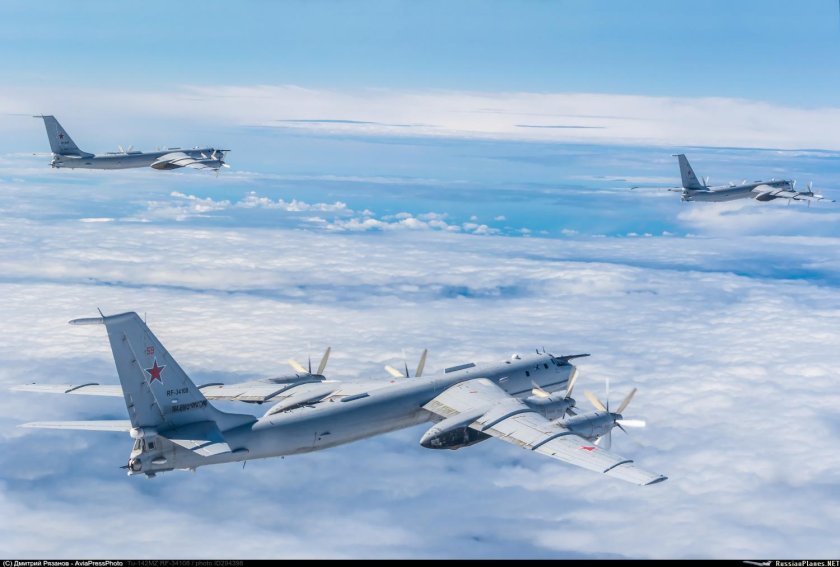 Противолодочный самолет ту-142