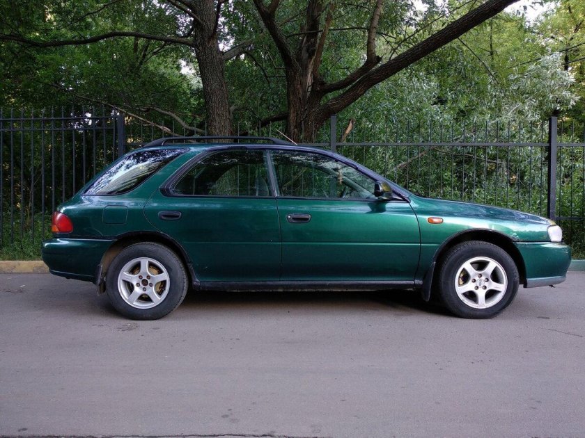 Субару импреза 1998 седан зеленая