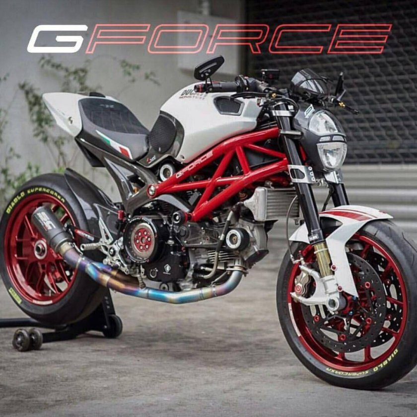 Ducati Monster 796 Custom