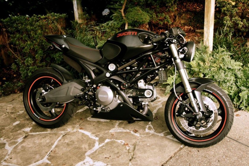 Плуг Ducati Monster