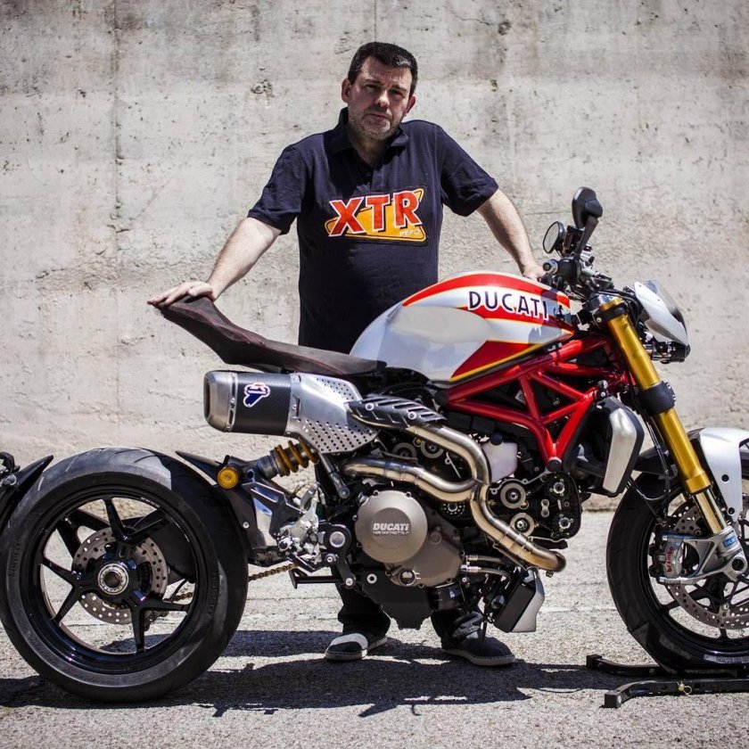 Ducati Monster 1200s