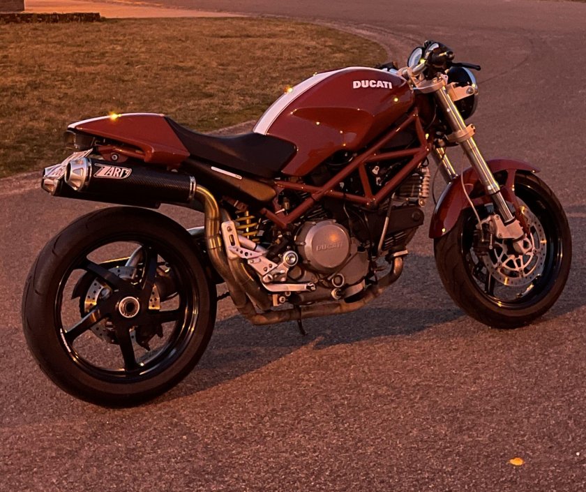 Дукати монстр s4r