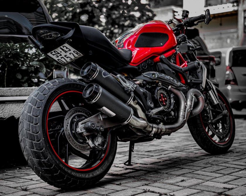 Ducati monster